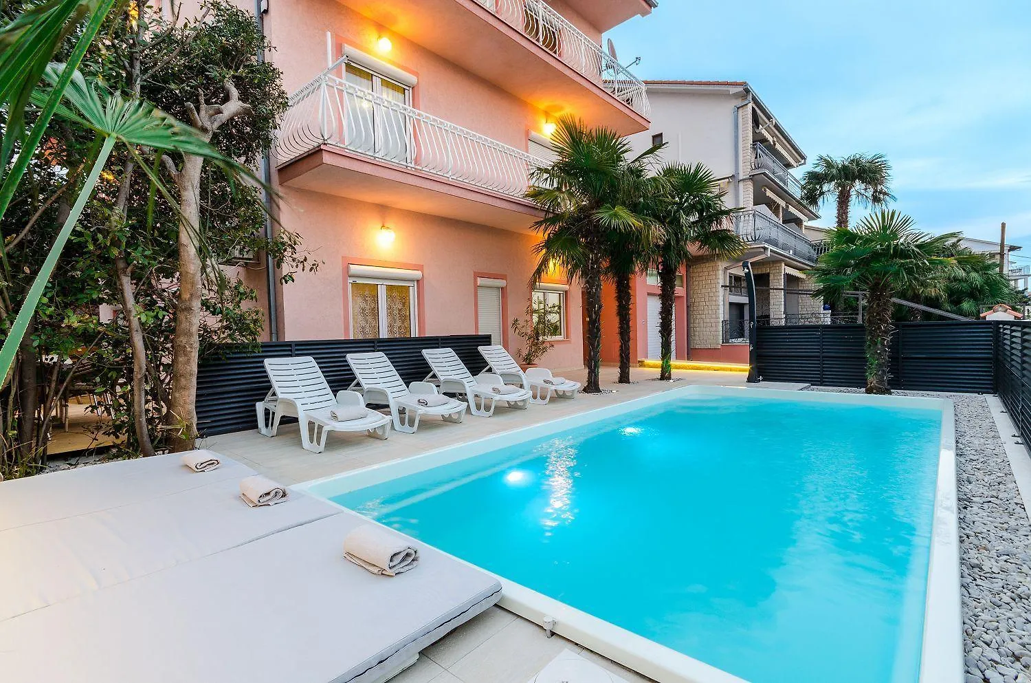 Traumhaftes Penthouse Nur 400 Meter Zum Strand Mit Beheizbarem Pool, Meerblick, Babybett, Grill Crikvenica Apartment