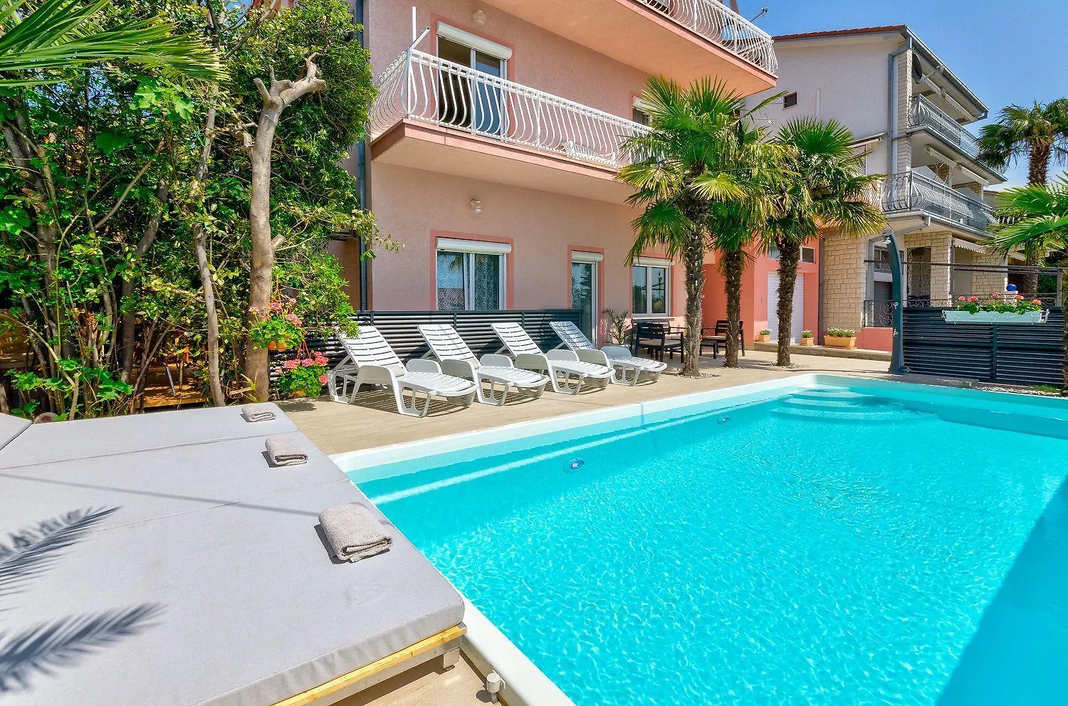Apartment Traumhaftes Penthouse Nur 400 Meter Zum Strand Mit Beheizbarem Pool, Meerblick, Babybett, Grill Crikvenica