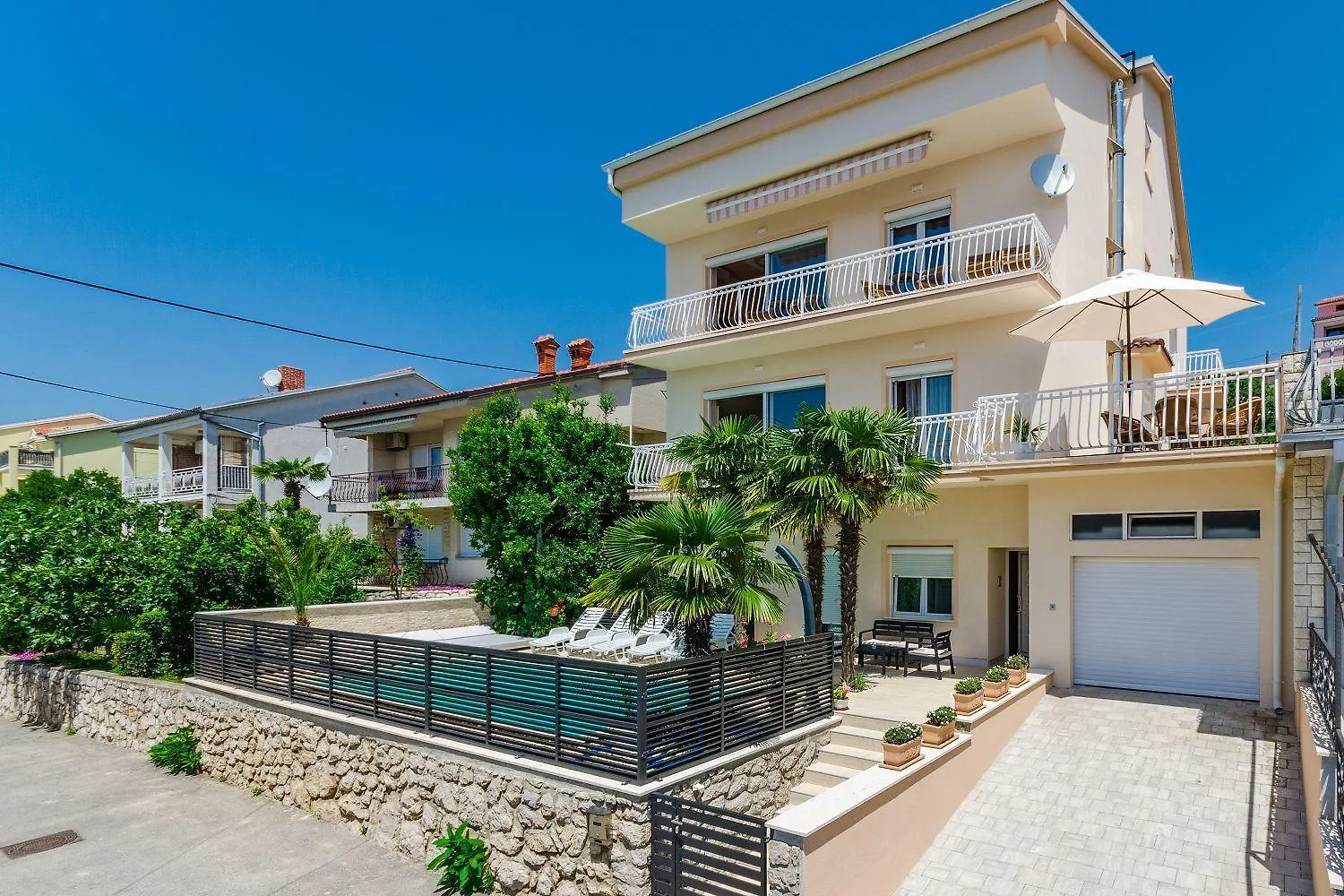 Traumhaftes Penthouse Nur 400 Meter Zum Strand Mit Beheizbarem Pool, Meerblick, Babybett, Grill Crikvenica Apartment